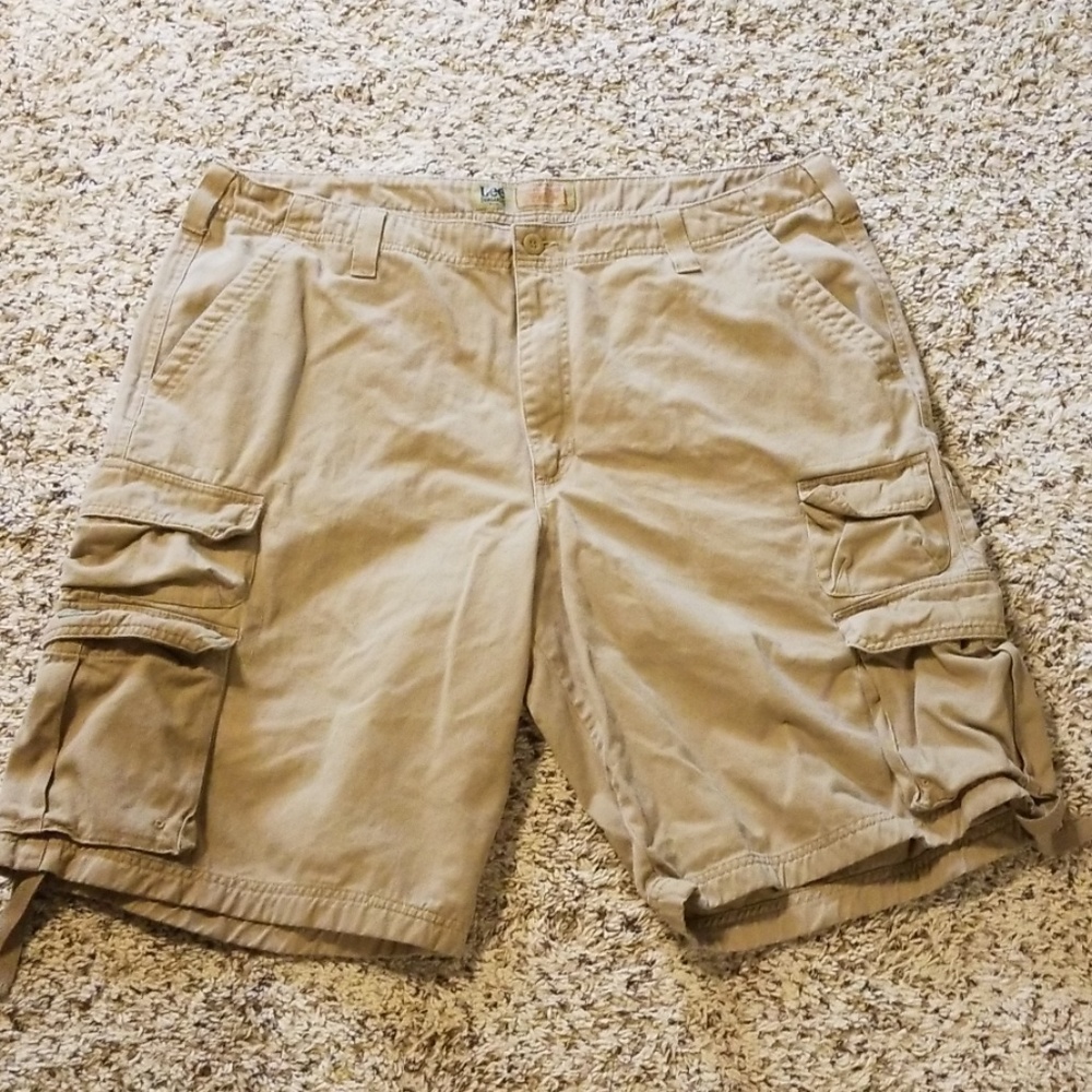 LIKE NEW Lee Dungarees Cargo Shorts/Waist 40